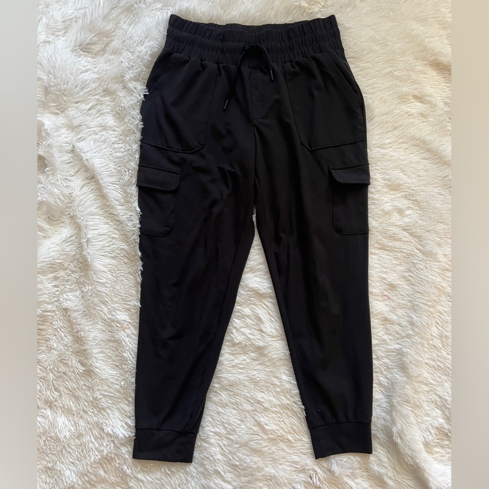 Viral Costco workout cargo joggers